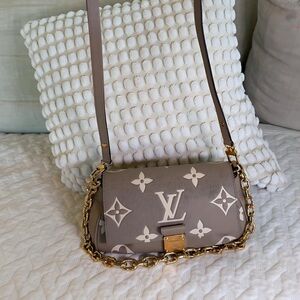 Louis Vuitton Brown and Cream Monogram Clutch